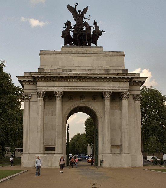 Wellington Arch 2006-06-07@0837-12